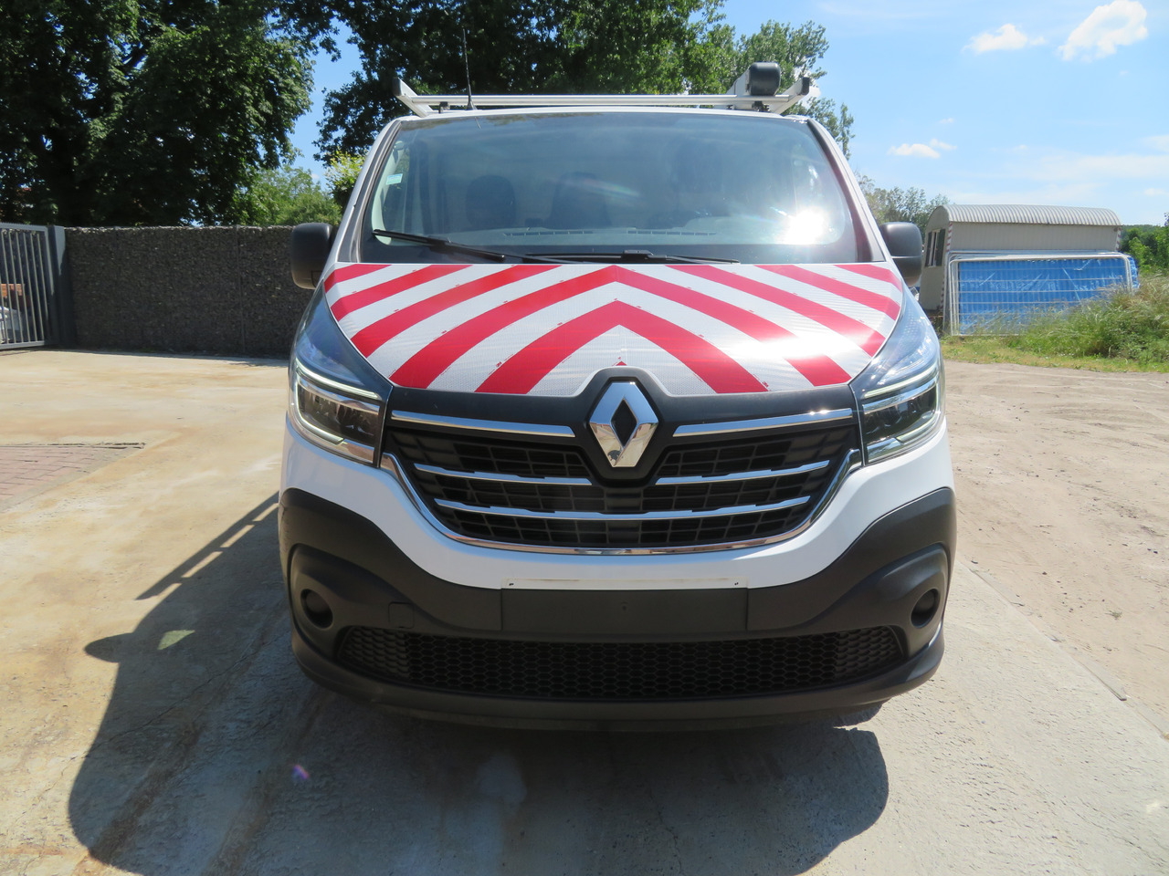 RENAULT Trafic 2.0dCi - L2H1 - Fourgonnette: photos 2 RENAULT Trafic 2.0dCi - L2H1 - Fourgonnette: photos 2