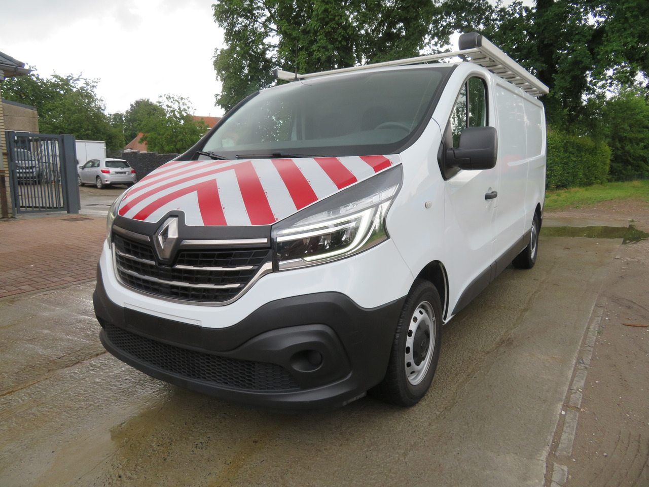 RENAULT Trafic 2.0dCi - L2H1 - Fourgonnette: photos 3 RENAULT Trafic 2.0dCi - L2H1 - Fourgonnette: photos 3