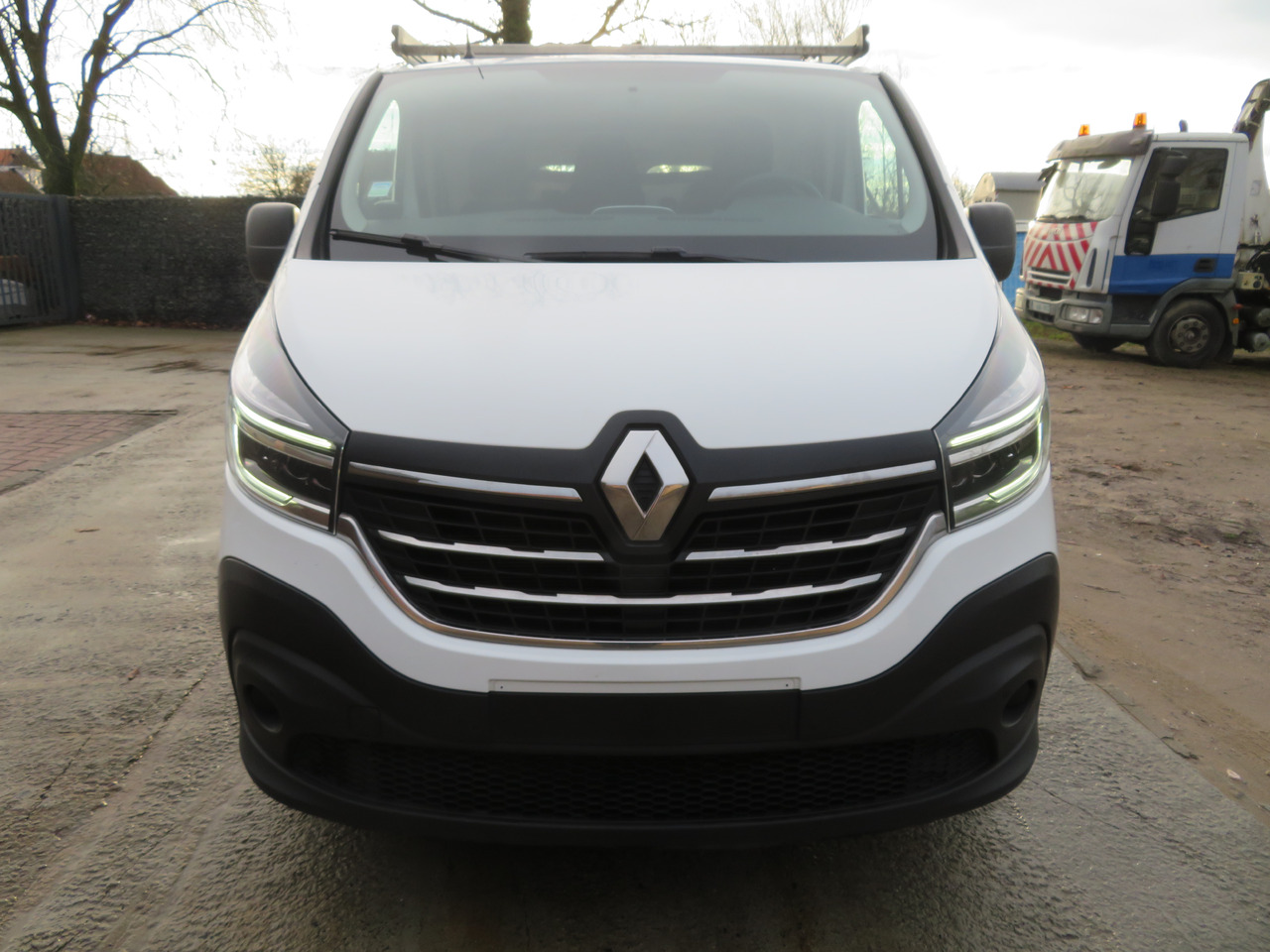 Renault Trafic 2.0dCi Grand Confort - L2H1 - Fourgonnette: photos 2 Renault Trafic 2.0dCi Grand Confort - L2H1 - Fourgonnette: photos 2