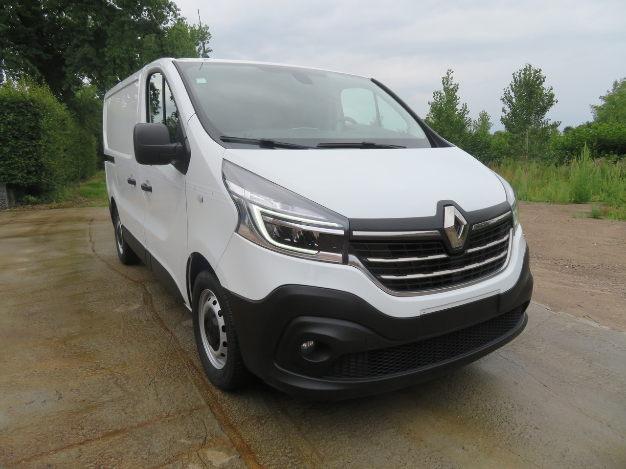 Renault Trafic 2.0dCi Grand Confort - L2H1 - Fourgonnette: photos 1 Renault Trafic 2.0dCi Grand Confort - L2H1 - Fourgonnette: photos 1