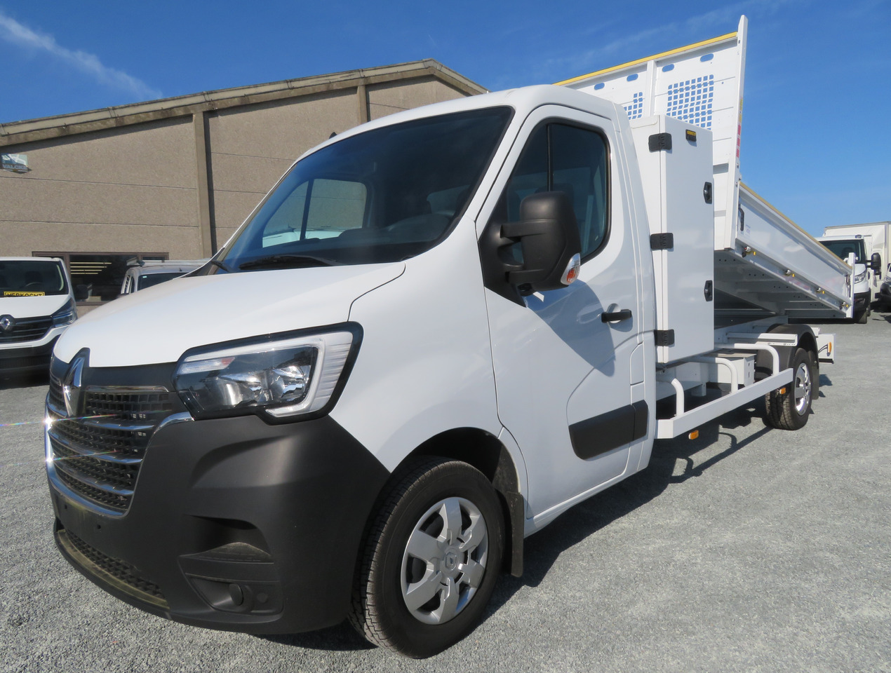 Renault master 2.3dci - L3H1 - Kipper - Utilitaire benne: photos 3 Renault master 2.3dci - L3H1 - Kipper - Utilitaire benne: photos 3