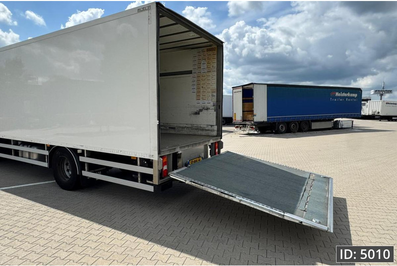 Mercedes-Benz Antos 1824 Day Cab, Euro 6, / Cargolift 2500KG - Camion fourgon: photos 3 Mercedes-Benz Antos 1824 Day Cab, Euro 6, / Cargolift 2500KG - Camion fourgon: photos 3