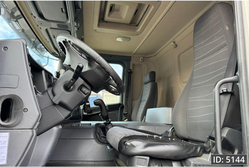 Scania P230 Day Cab, Euro 5, / Manual / 750x248x260 / DHOLLANDIA en leasing occasion Scania P230 Day Cab, Euro 5, / Manual / 750x248x260 / DHOLLANDIA: photos 9 Scania P230 Day Cab, Euro 5, / Manual / 750x248x260 / DHOLLANDIA en leasing occasion Scania P230 Day Cab, Euro 5, / Manual / 750x248x260 / DHOLLANDIA: photos 9