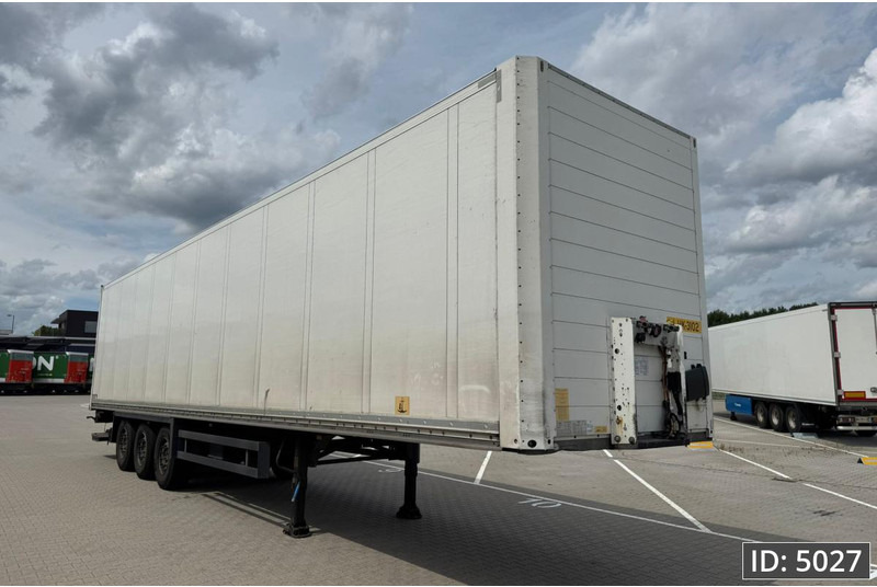 Schmitz Cargobull SCB/S3B / Disk brakes / Double stock / Taillift - Semi-remorque fourgon: photos 4 Schmitz Cargobull SCB/S3B / Disk brakes / Double stock / Taillift - Semi-remorque fourgon: photos 4