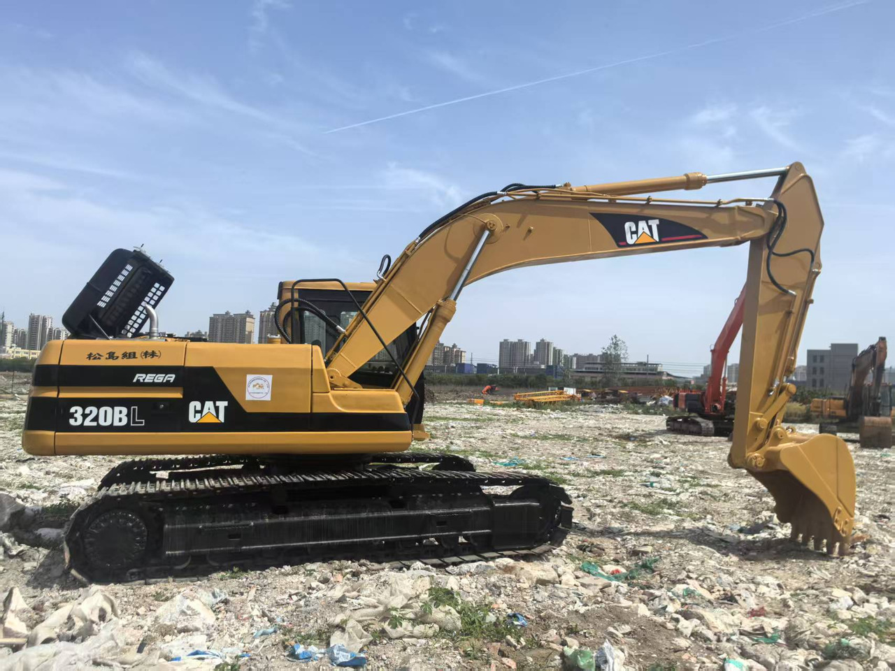 CAT 320BL - Pelle sur chenille: photos 5 CAT 320BL - Pelle sur chenille: photos 5