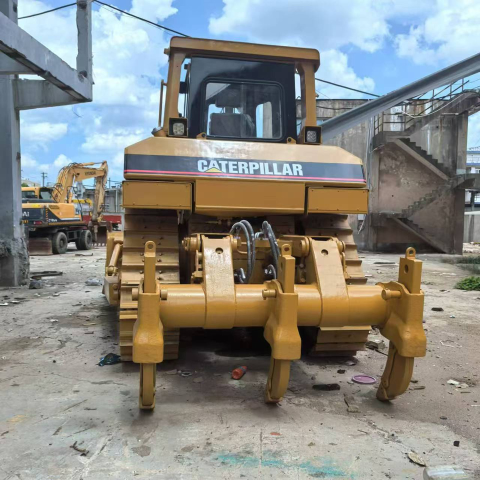 CATERPILLAR Bulldozer D8R - Bulldozer: photos 2 CATERPILLAR Bulldozer D8R - Bulldozer: photos 2