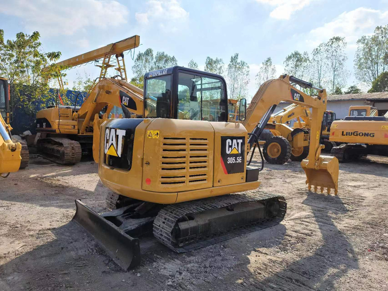 Caterpiller 305.5E - Bus urbain: photos 4 Caterpiller 305.5E - Bus urbain: photos 4