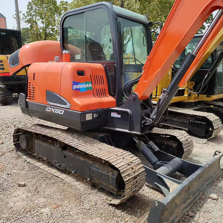 DOOSAN DH60 - Pelle sur chenille: photos 1 DOOSAN DH60 - Pelle sur chenille: photos 1