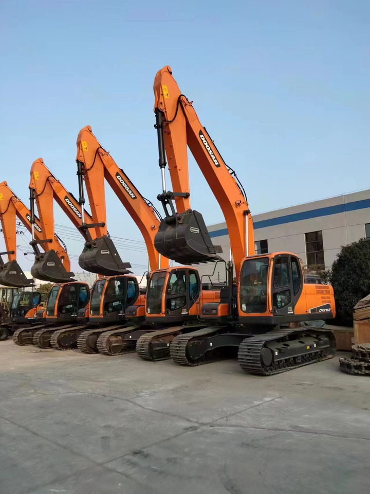 DOOSAN DX225LC-9 - Pelle sur chenille: photos 2 DOOSAN DX225LC-9 - Pelle sur chenille: photos 2