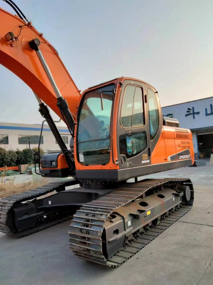 DOOSAN DX225LC-9 - Pelle sur chenille: photos 3 DOOSAN DX225LC-9 - Pelle sur chenille: photos 3
