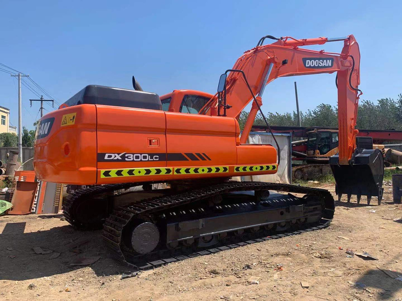 DOOSAN DX300LC - Pelle sur chenille: photos 1 DOOSAN DX300LC - Pelle sur chenille: photos 1