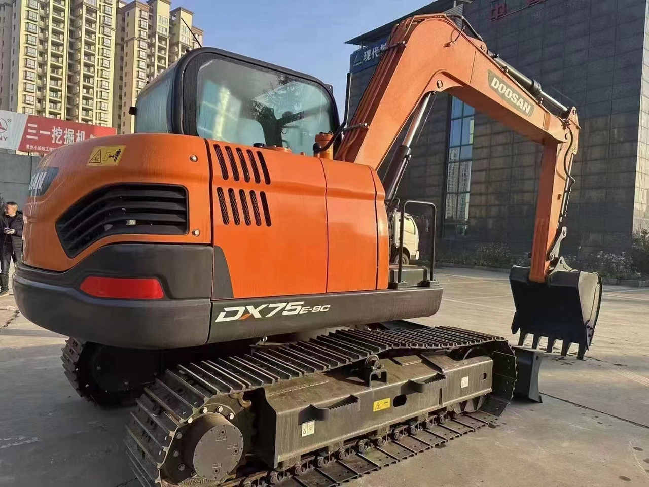 DOOSAN DX75 Mini excavator 7.5 ton - Mini pelle: photos 4 DOOSAN DX75 Mini excavator 7.5 ton - Mini pelle: photos 4