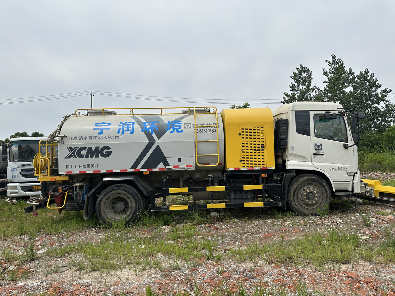 Dongfeng - Camion hydrocureur: photos 1 Dongfeng - Camion hydrocureur: photos 1