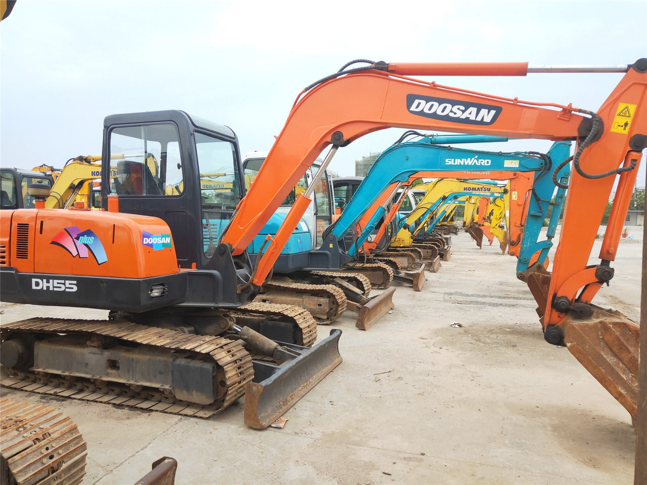 Doosan Crawler Excavator DH55 Good Condition Click for Discount - Pelle sur chenille: photos 1 Doosan Crawler Excavator DH55 Good Condition Click for Discount - Pelle sur chenille: photos 1