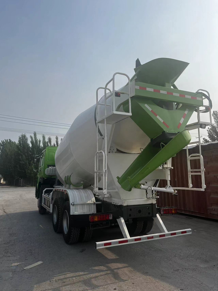 HOWO Cement Mixer Truck 6*4 - Camion malaxeur: photos 5 HOWO Cement Mixer Truck 6*4 - Camion malaxeur: photos 5