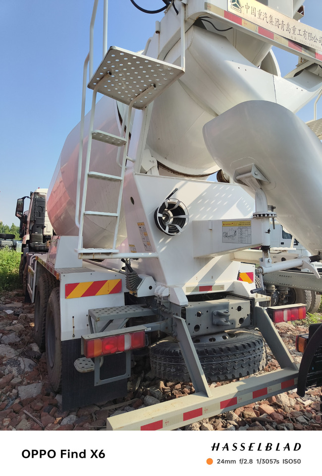 HOWO HaoHan N5G Cement Mixer Truck - Camion malaxeur: photos 3 HOWO HaoHan N5G Cement Mixer Truck - Camion malaxeur: photos 3