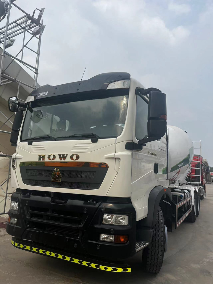 HOWO TX350 Cement Mixer Truck - Camion malaxeur: photos 2 HOWO TX350 Cement Mixer Truck - Camion malaxeur: photos 2