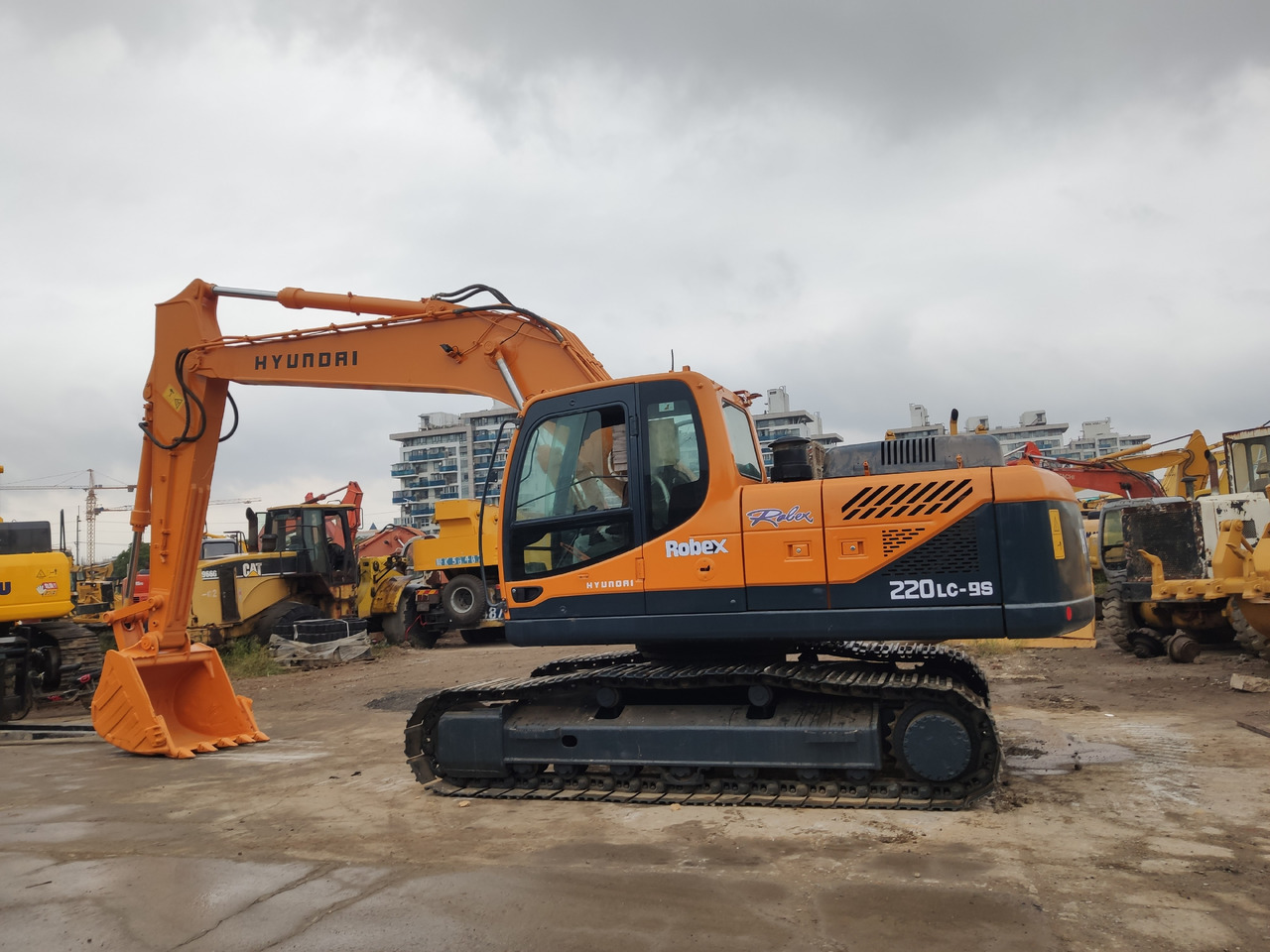 HYUNDAI Crawler Excavator R220-9S Click Here for Discount - Pelle sur chenille: photos 1 HYUNDAI Crawler Excavator R220-9S Click Here for Discount - Pelle sur chenille: photos 1