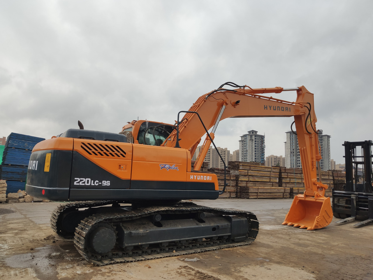 HYUNDAI Crawler Excavator R220-9S Click Here for Discount - Pelle sur chenille: photos 4 HYUNDAI Crawler Excavator R220-9S Click Here for Discount - Pelle sur chenille: photos 4