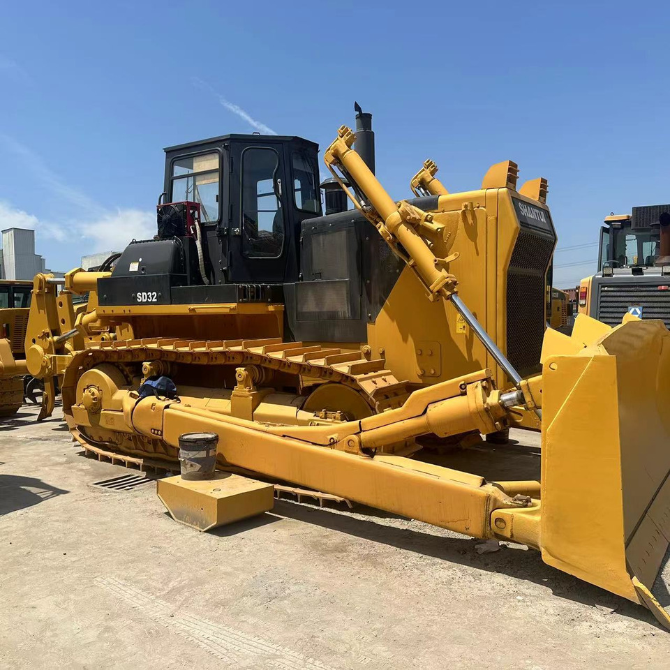 SHANTUI Bulldozer SD 32 Low Hours Good Condition - Bulldozer: photos 1 SHANTUI Bulldozer SD 32 Low Hours Good Condition - Bulldozer: photos 1