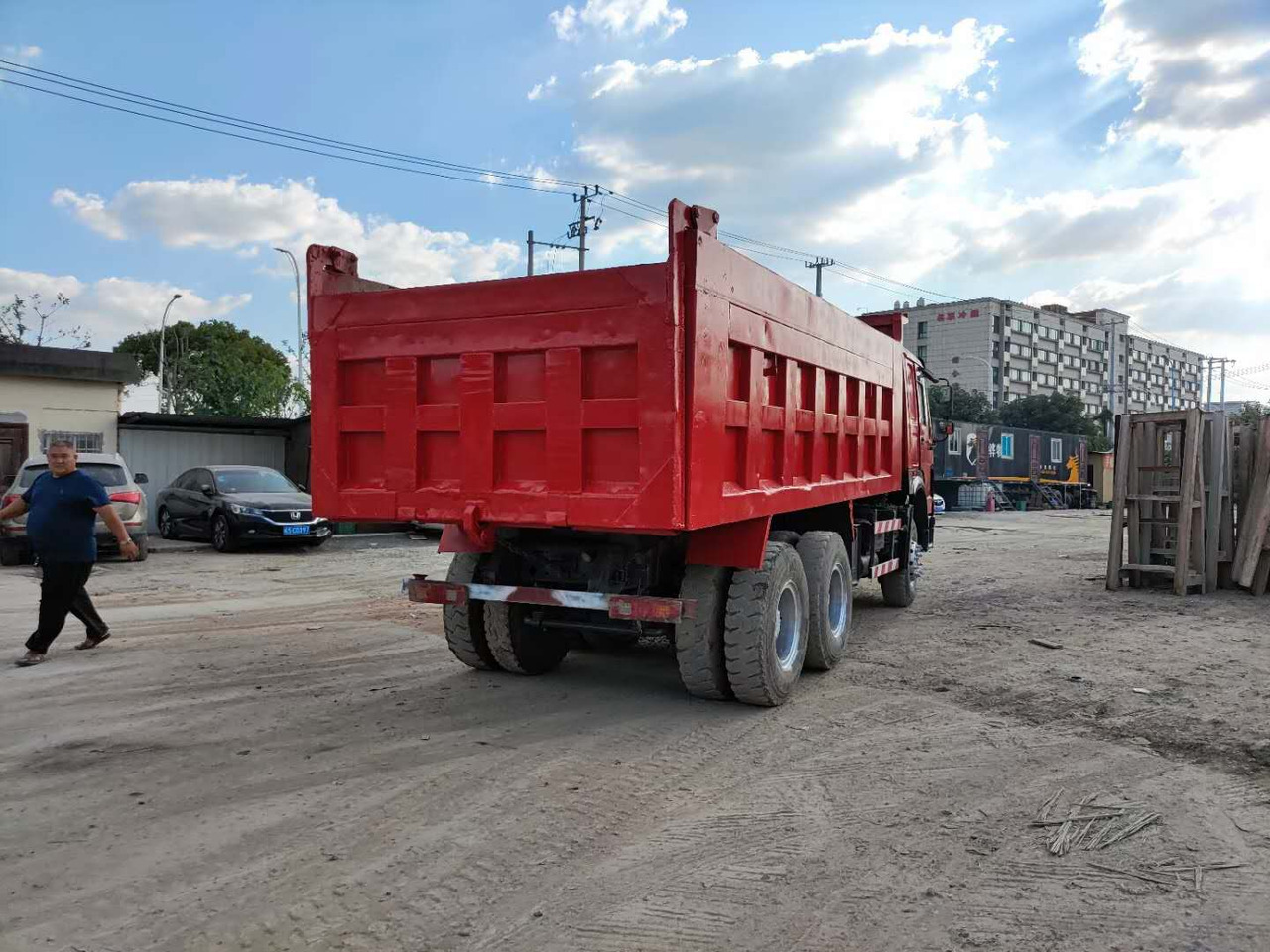 SINOTRUK HOWO 375 6X4 CLICK HERE FOR DISCOUNT - Camion benne: photos 4 SINOTRUK HOWO 375 6X4 CLICK HERE FOR DISCOUNT - Camion benne: photos 4