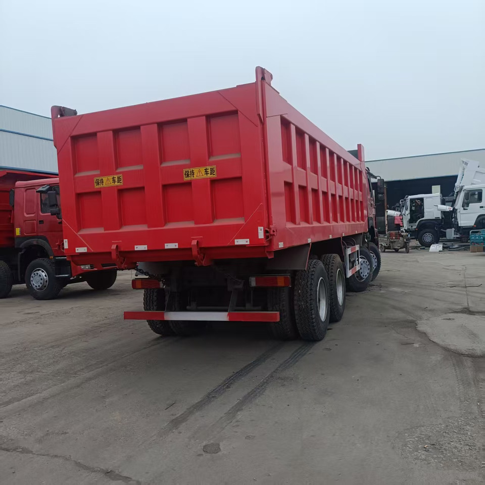 SINOTRUK HOWO 8x4 CLICK HERE FOR DISCOUNT - Camion benne: photos 5 SINOTRUK HOWO 8x4 CLICK HERE FOR DISCOUNT - Camion benne: photos 5