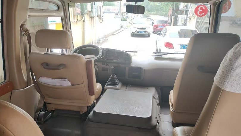 Autocar TOYOTA Mini Bus 27 Seats Low Km Click for Discount: photos 10