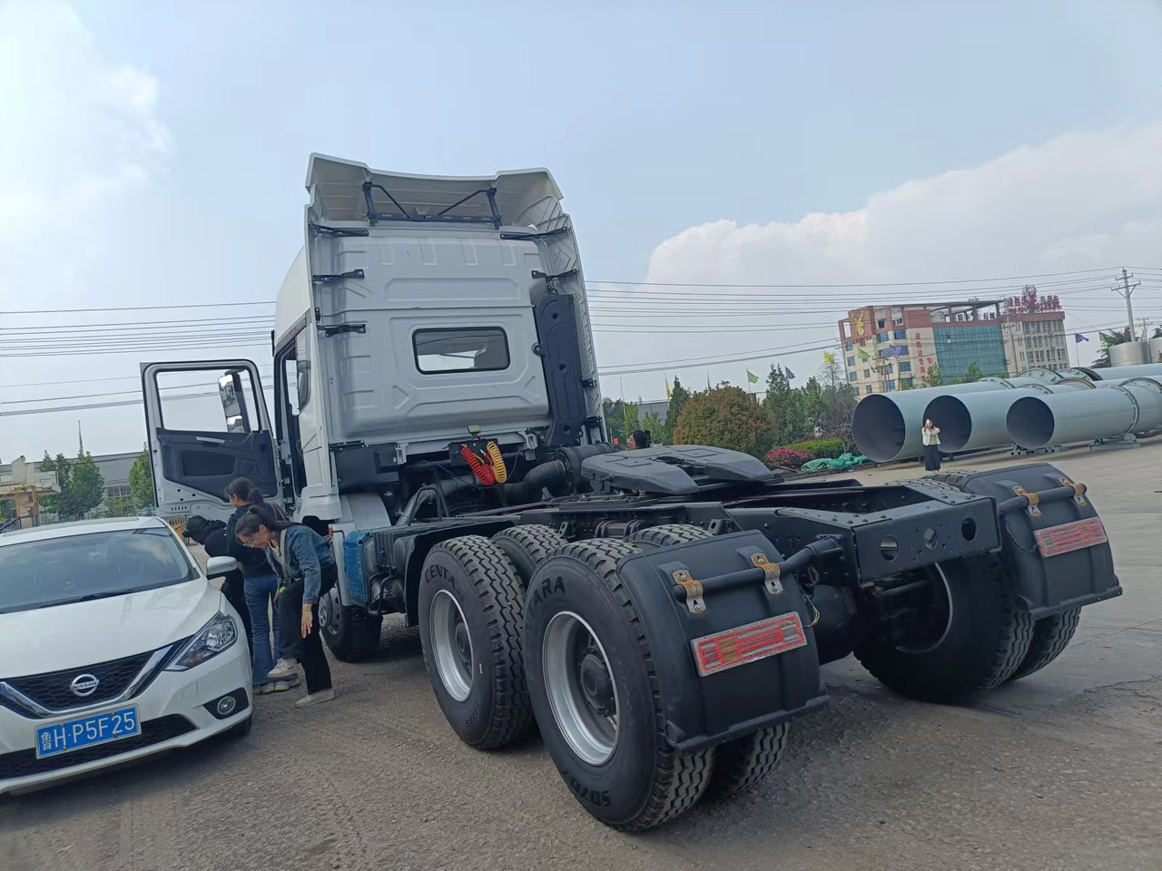 SHACMAN X3000 - Tracteur routier: photos 2 SHACMAN X3000 - Tracteur routier: photos 2