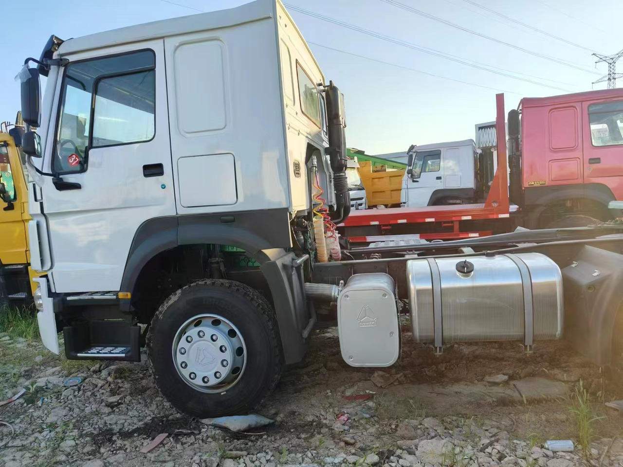 SINOTRUK HOWO 371 CLICK HERE FOR DISCOUNT - Tracteur routier: photos 3 SINOTRUK HOWO 371 CLICK HERE FOR DISCOUNT - Tracteur routier: photos 3