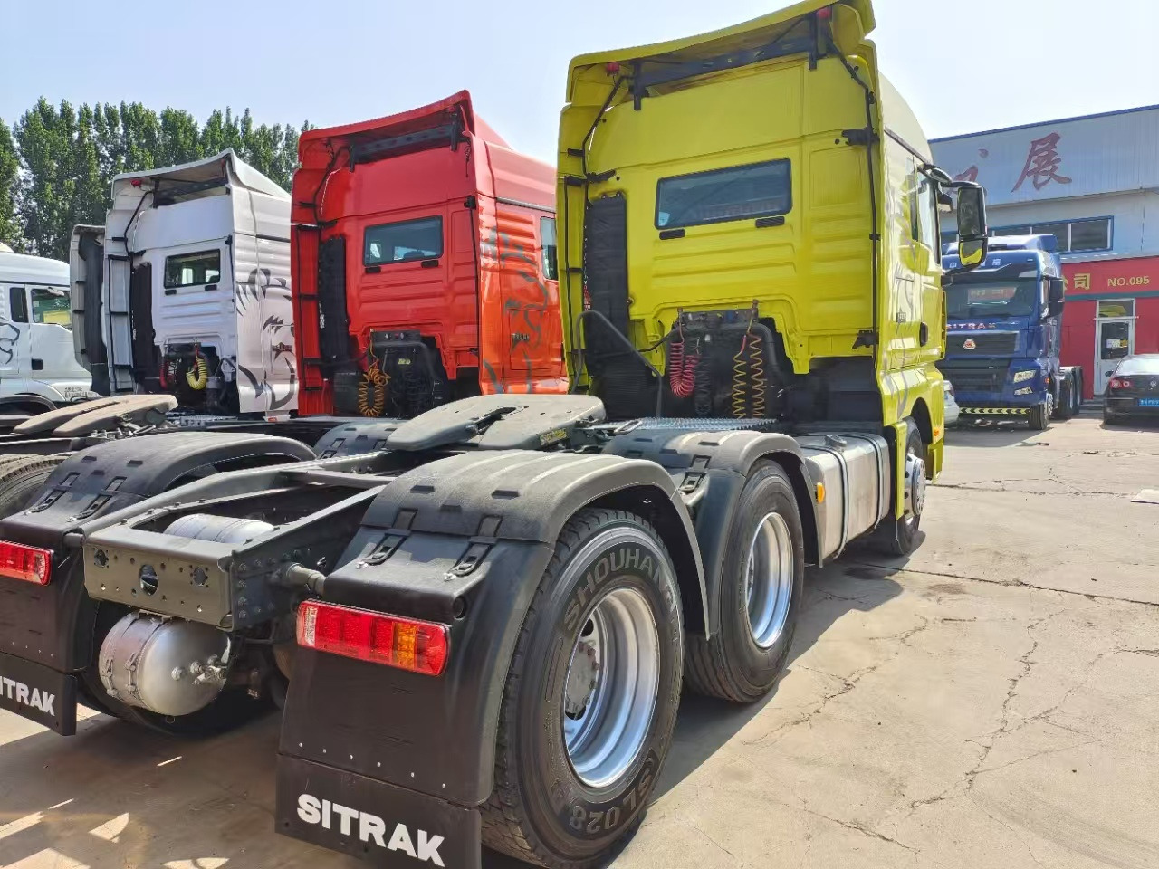 SINOTRUK SITRAK CLICK HERE FOR DISCOUNT - Tracteur routier: photos 3 SINOTRUK SITRAK CLICK HERE FOR DISCOUNT - Tracteur routier: photos 3