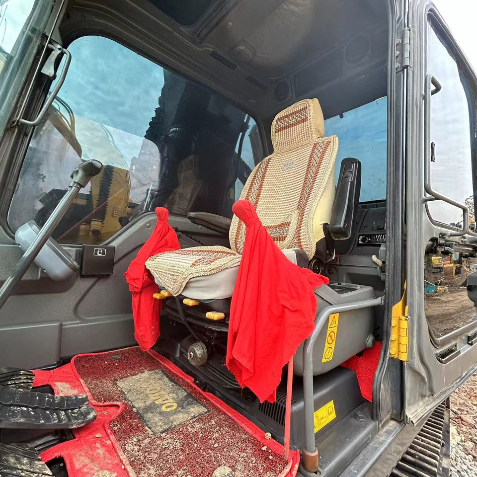 Pelle sur chenille VOLVO Excavator EC140 Click for Discount: photos 11