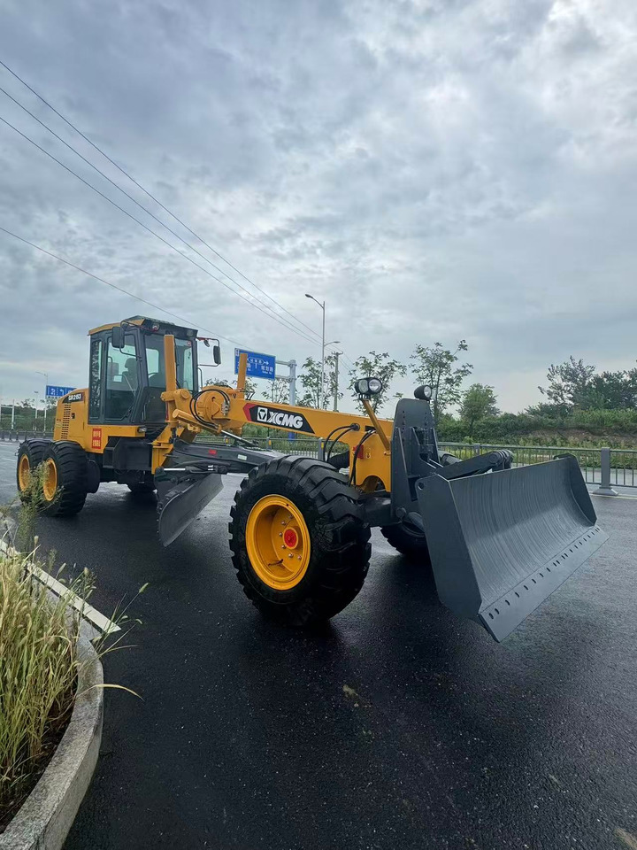 Niveleuse neuf XCMG GR2153 Grader: photos 8 Niveleuse neuf XCMG GR2153 Grader: photos 8