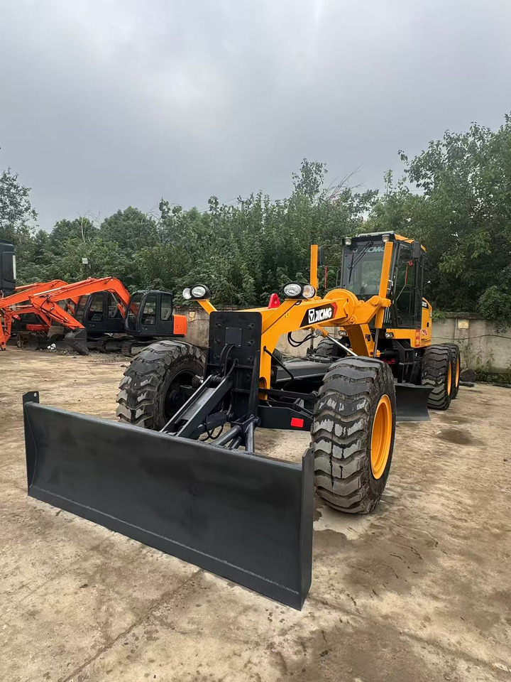 Niveleuse neuf XCMG GR2153 Grader: photos 15 Niveleuse neuf XCMG GR2153 Grader: photos 15