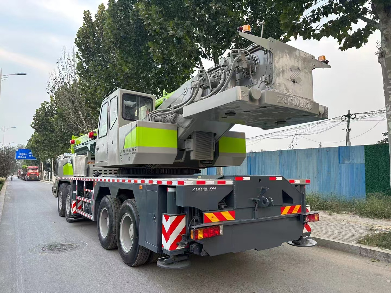 ZOOMLION ZTC800V Used 80tons Crane Strong Lifting Special Offer Inside - Grue: photos 3 ZOOMLION ZTC800V Used 80tons Crane Strong Lifting Special Offer Inside - Grue: photos 3
