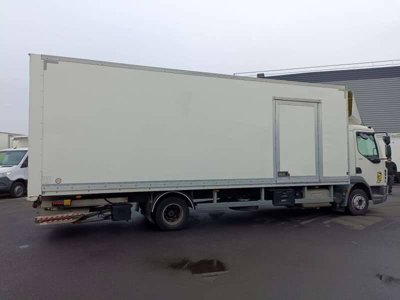 Camion Porteur 12 TONNES 210 CV HAYON PORTE RELEVANTE - Camion fourgon: photos 5 Camion Porteur 12 TONNES 210 CV HAYON PORTE RELEVANTE - Camion fourgon: photos 5