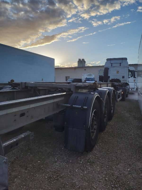 Semi-remorque 3 Essieux 38 TONNES CHARIOT COULISSANT - Semi-remorque porte-conteneur/ Caisse mobile: photos 3 Semi-remorque 3 Essieux 38 TONNES CHARIOT COULISSANT - Semi-remorque porte-conteneur/ Caisse mobile: photos 3