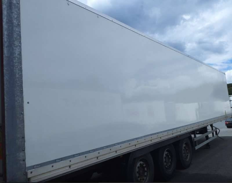 Semi-remorque 3 Essieux SEMI RECONDITONNEE -38 TONNES PORTE RELEVANTE - Semi-remorque fourgon: photos 2 Semi-remorque 3 Essieux SEMI RECONDITONNEE -38 TONNES PORTE RELEVANTE - Semi-remorque fourgon: photos 2