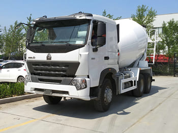 SINOTRUK Concrete Mixer Truck for Sale in Ghana - Camion malaxeur: photos 4 SINOTRUK Concrete Mixer Truck for Sale in Ghana - Camion malaxeur: photos 4