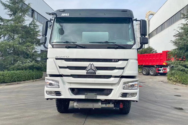 SINOTRUK Howo 371 Petrol Tank Truck Price for Sale in Saudi Arabia - Camion citerne: photos 3 SINOTRUK Howo 371 Petrol Tank Truck Price for Sale in Saudi Arabia - Camion citerne: photos 3