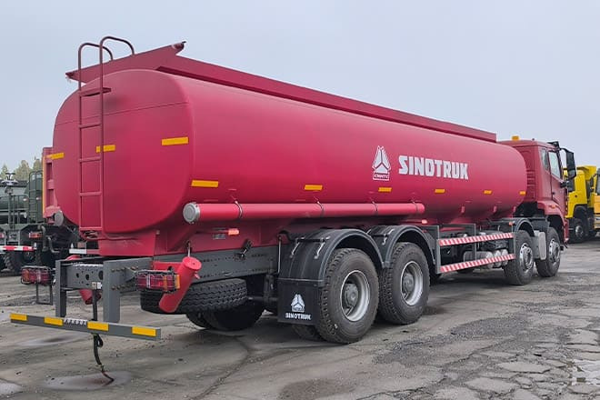 SINOTRUK Howo NX380 Diesel Tanker Truck for Sale in Tanzania - Camion citerne: photos 2 SINOTRUK Howo NX380 Diesel Tanker Truck for Sale in Tanzania - Camion citerne: photos 2