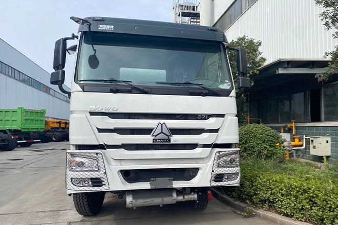 SINOTRUK Howo Stainless Steel Fuel Tanks for Trucks for Sale in Paraguay - Camion citerne: photos 3 SINOTRUK Howo Stainless Steel Fuel Tanks for Trucks for Sale in Paraguay - Camion citerne: photos 3