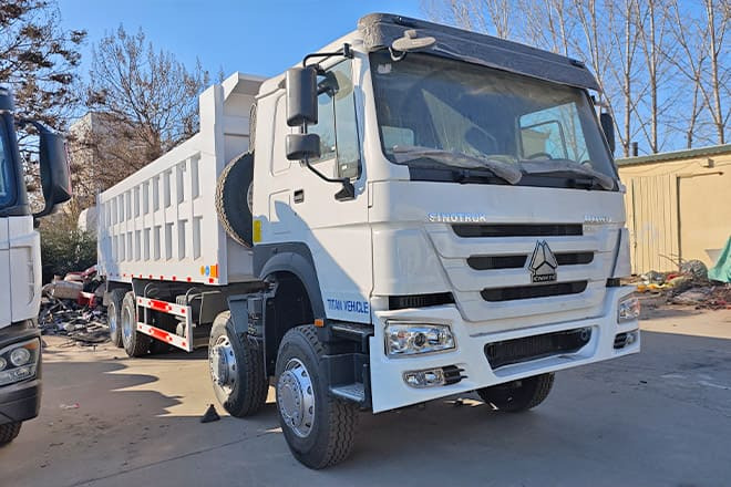 SINOTRUK Sinotruk Howo 371 8x4 Dump Truck for Sale in Libya - Camion benne: photos 1 SINOTRUK Sinotruk Howo 371 8x4 Dump Truck for Sale in Libya - Camion benne: photos 1