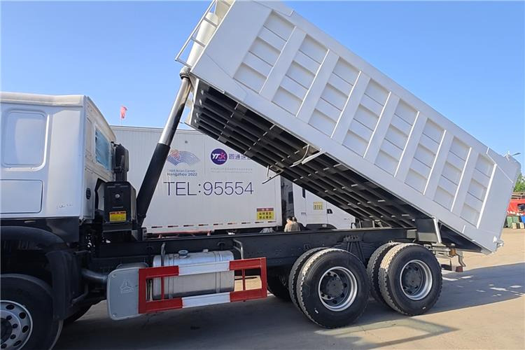 SINOTRUK Used Howo 371 Dump Truck 8x4 for Sale In Ghana - Camion benne: photos 2 SINOTRUK Used Howo 371 Dump Truck 8x4 for Sale In Ghana - Camion benne: photos 2