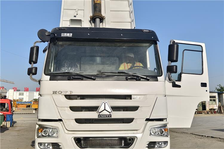 SINOTRUK Used Howo 371 Dump Truck 8x4 for Sale In Ghana - Camion benne: photos 3 SINOTRUK Used Howo 371 Dump Truck 8x4 for Sale In Ghana - Camion benne: photos 3