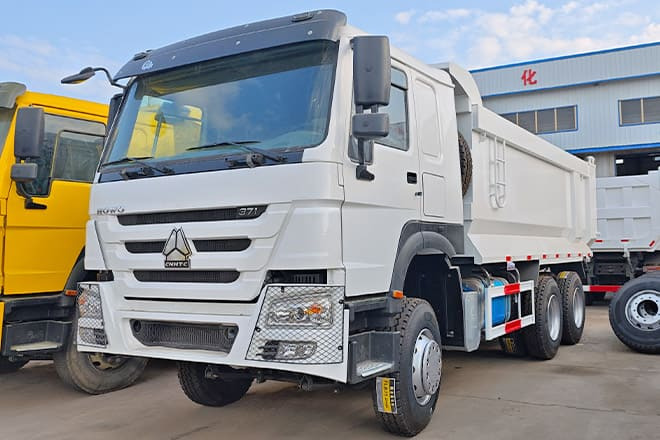 SINOTRUK Used Sinotruk Howo 371 10 Wheeler Dump Truck for Sale in Kenya - Camion benne: photos 1 SINOTRUK Used Sinotruk Howo 371 10 Wheeler Dump Truck for Sale in Kenya - Camion benne: photos 1