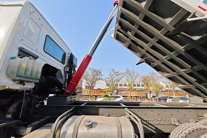 SINOTRUK Used Sinotruk Howo 380 Dump Truck for Sale in Costa Rica - Camion benne: photos 3 SINOTRUK Used Sinotruk Howo 380 Dump Truck for Sale in Costa Rica - Camion benne: photos 3