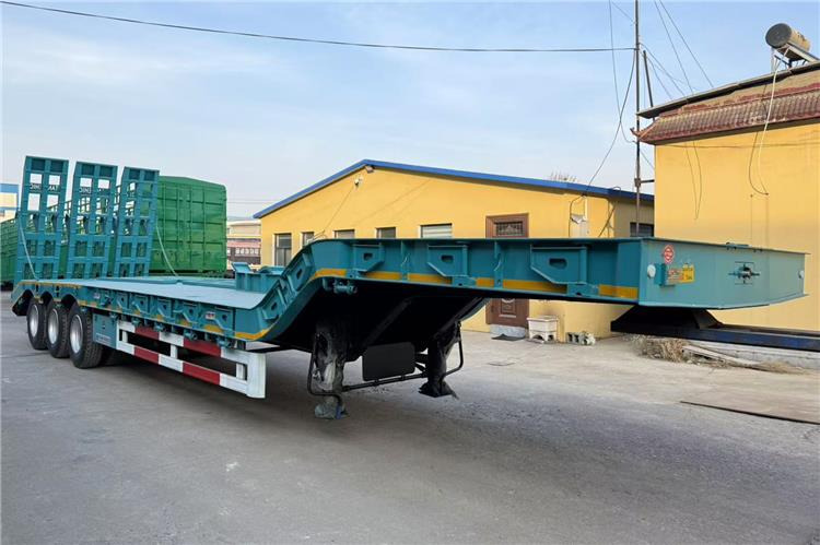 TITAN 3 Axle Low Bed Truck Price In Ghana - Semi-remorque surbaissé: photos 3 TITAN 3 Axle Low Bed Truck Price In Ghana - Semi-remorque surbaissé: photos 3