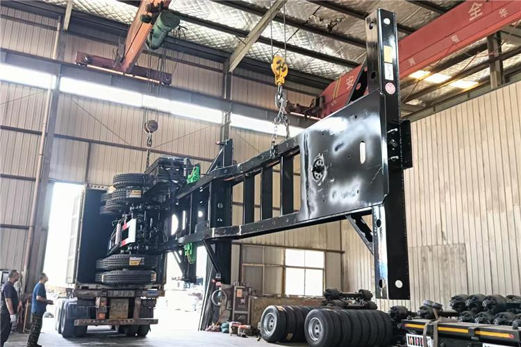 TITAN 3 Axle Skeletal Semi Trailer Price for Sale Near Me In Jamaica - Semi-remorque châssis: photos 4 TITAN 3 Axle Skeletal Semi Trailer Price for Sale Near Me In Jamaica - Semi-remorque châssis: photos 4