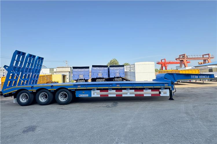 TITAN Tri Axle 80 Ton Low Loader Semi Trailer for Sale In Benin - Semi-remorque surbaissé: photos 4 TITAN Tri Axle 80 Ton Low Loader Semi Trailer for Sale In Benin - Semi-remorque surbaissé: photos 4