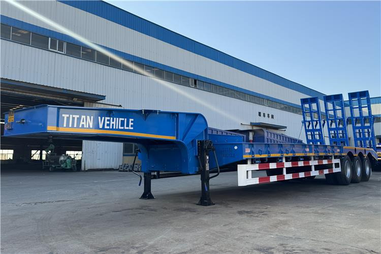 TITAN Tri Axle 80 Ton Low Loader Semi Trailer for Sale In Benin - Semi-remorque surbaissé: photos 3 TITAN Tri Axle 80 Ton Low Loader Semi Trailer for Sale In Benin - Semi-remorque surbaissé: photos 3